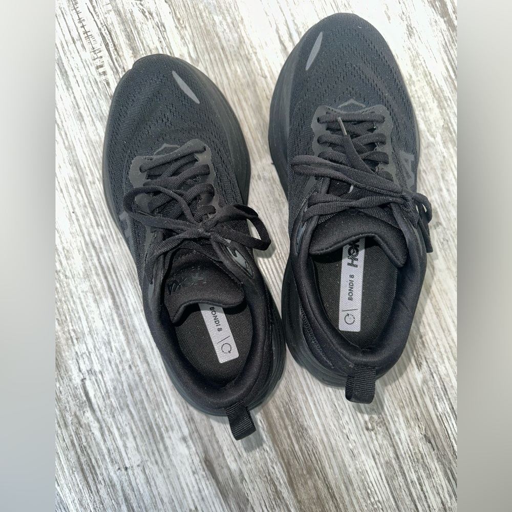 Women’s Hoka 7.5 wide Bondi 8.